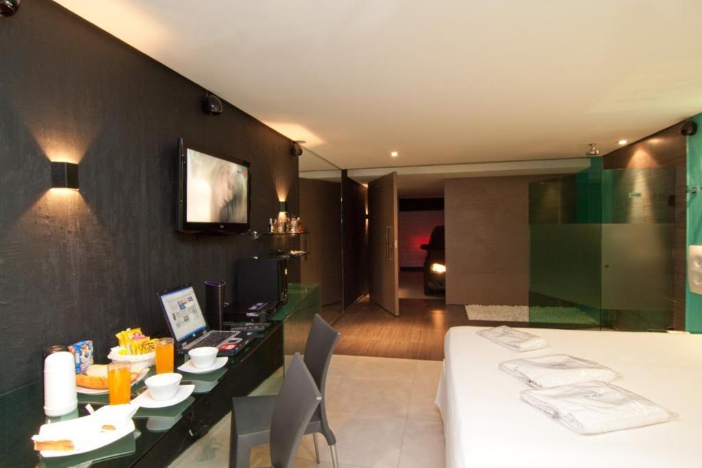 Forum Motel (Adults Only) جابواتاو دوس غوارارابيس الغرفة الصورة